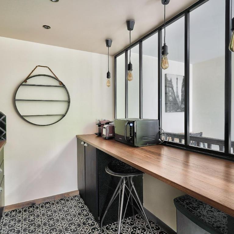ParisConciergerie - 2BR apartment 4 people - Two-Bedroom Apartment - 5