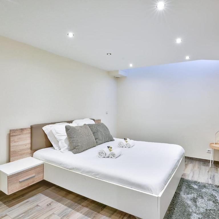 ParisConciergerie - 2BR apartment 4 people - Two-Bedroom Apartment - 9