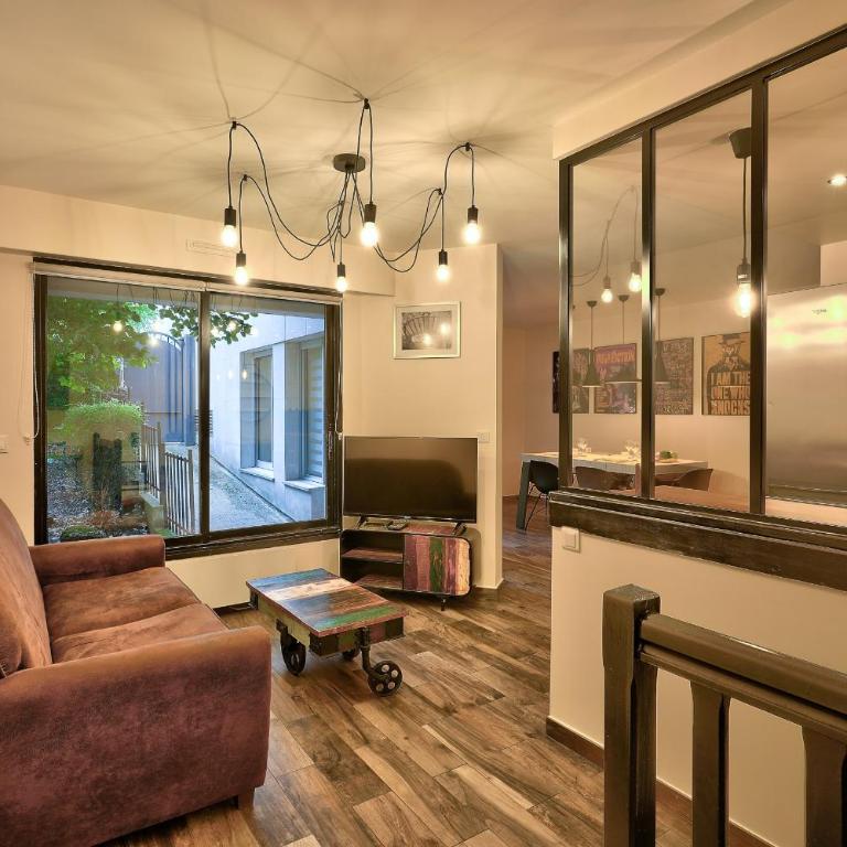 ParisConciergerie - 2BR apartment 4 people - Two-Bedroom Apartment - 12