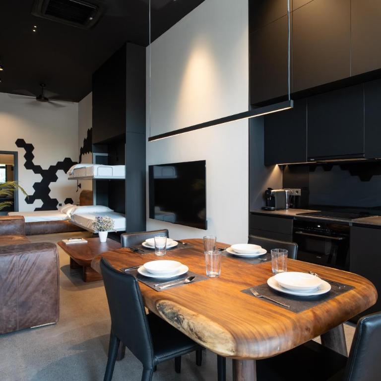 Central loft 60 m2 ideal for small families - Two-Bedroom Apartment - 1