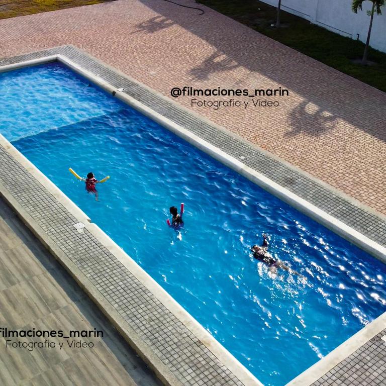 Casa en Manta con piscina junto a la PLAYA - Three-Bedroom Villa - 10