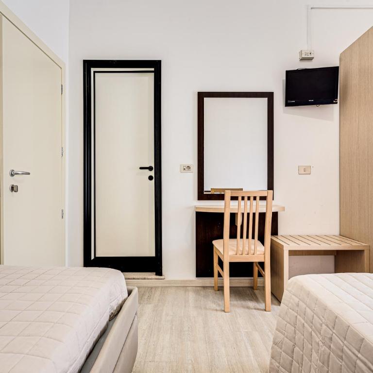 Hotel Abarth - Camera Tripla - 4