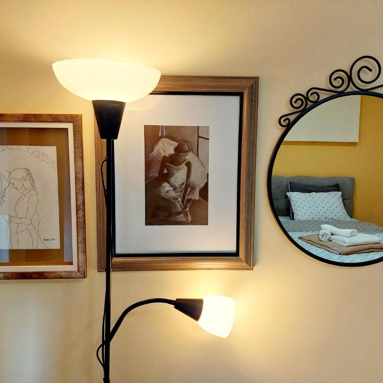 Amber Apartman - Studio Apartment with King Bed - 12