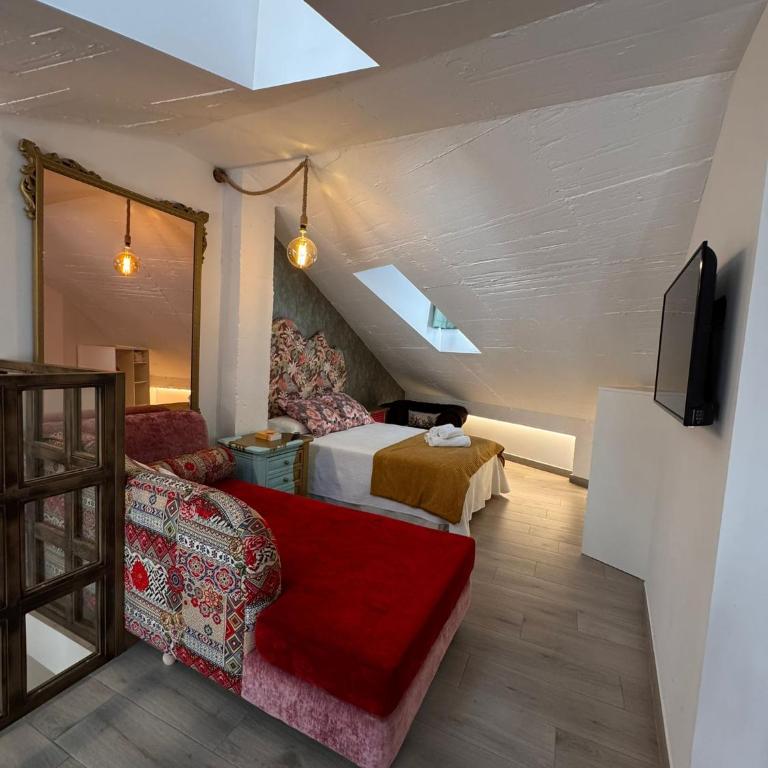 ATENEO CUENCA Suites con cocina en el casco histórico - Suite - Ático - 25