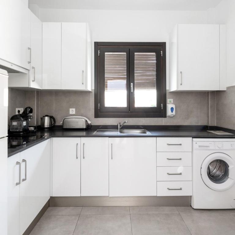 Nest Flats Granada - Two-Bedroom Family Apartment - 2