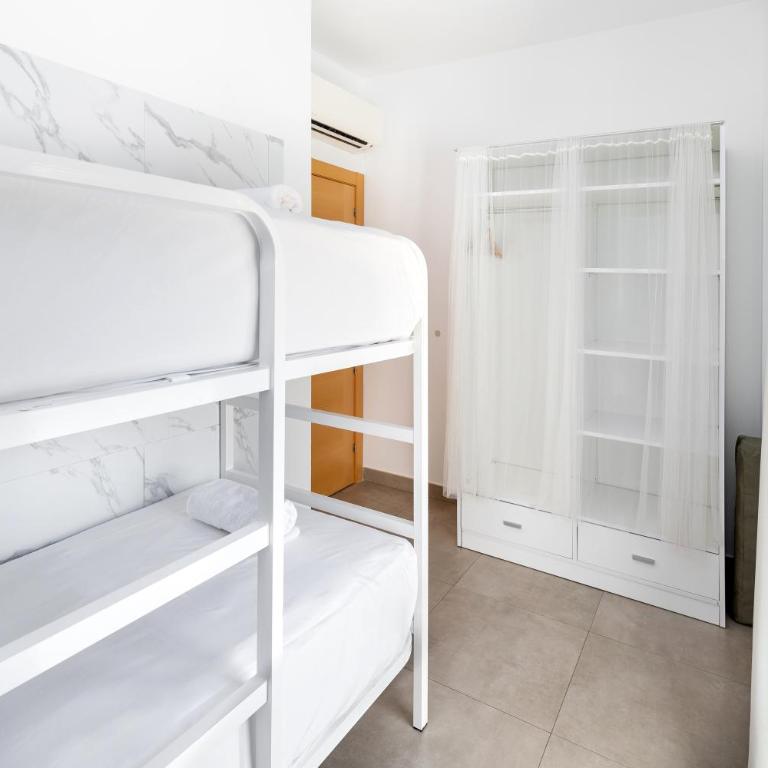 Nest Flats Granada - Two-Bedroom Family Apartment - 11