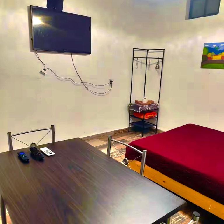 Habitaciones a 8 min de Plaza bella y Almenares - Habitación Doble con baño compartido - 1
