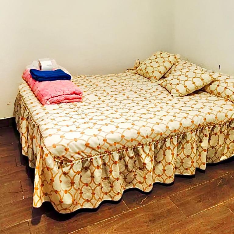 Habitaciones a 8 min de Plaza bella y Almenares - Habitación Doble con baño compartido - 1