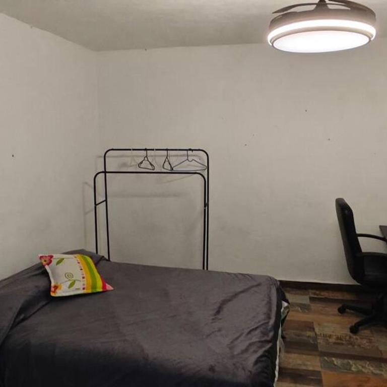 Habitaciones a 8 min de Plaza bella y Almenares - Habitación Doble con baño compartido - 7