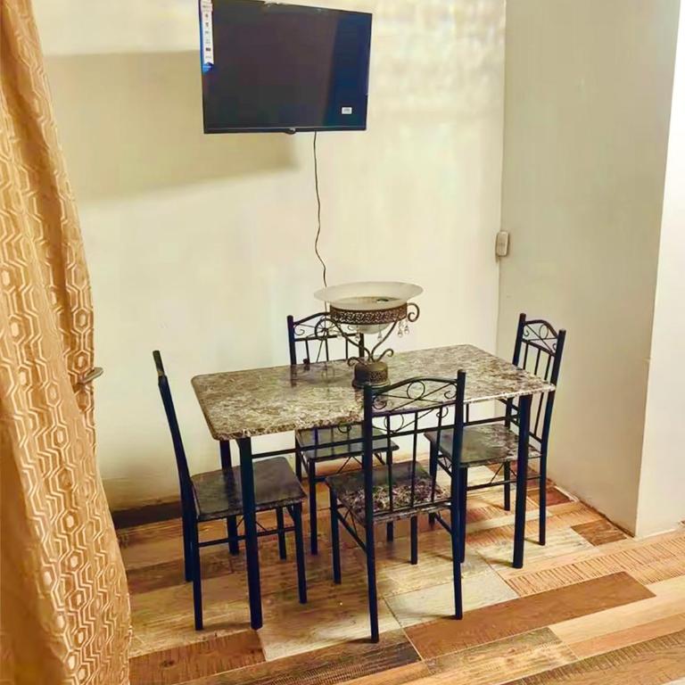 Habitaciones a 8 min de Plaza bella y Almenares - Habitación Doble con baño compartido - 4