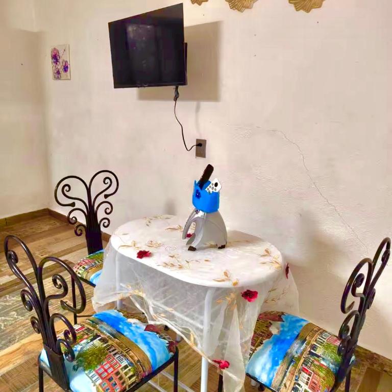 Habitaciones a 8 min de Plaza bella y Almenares - Habitación Doble con baño compartido - 3