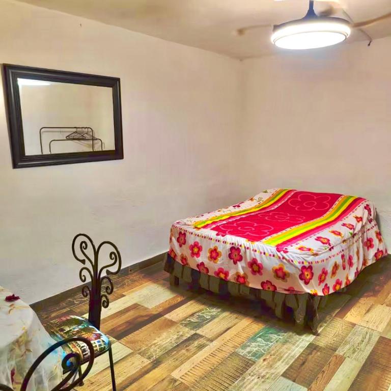 Habitaciones a 8 min de Plaza bella y Almenares - Habitación Doble con baño compartido - 5