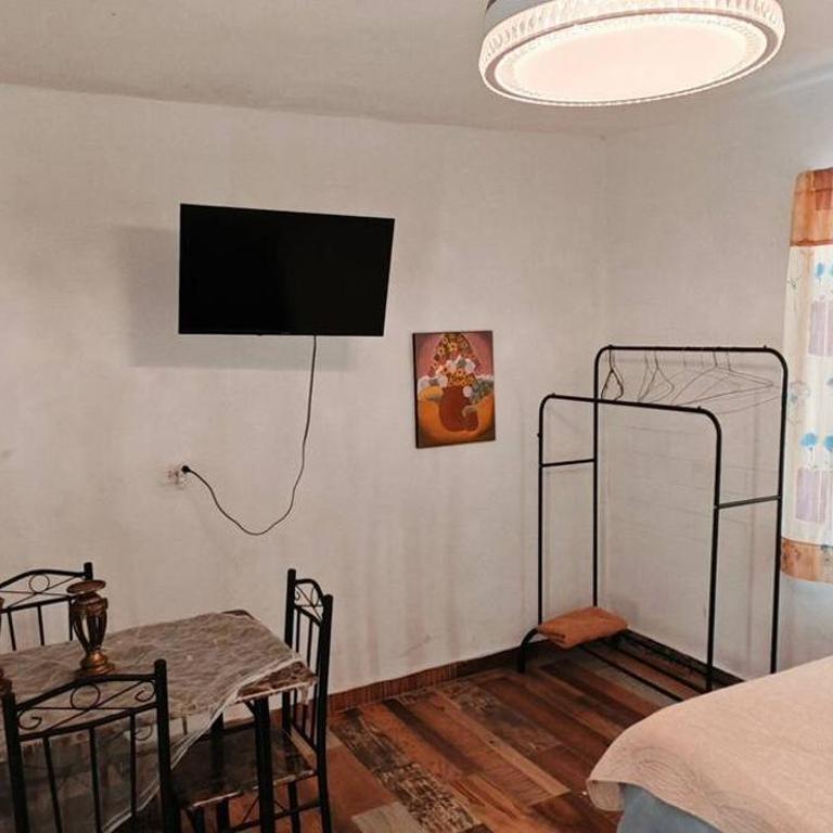 Habitaciones a 8 min de Plaza bella y Almenares - Habitación Doble con baño compartido - 4