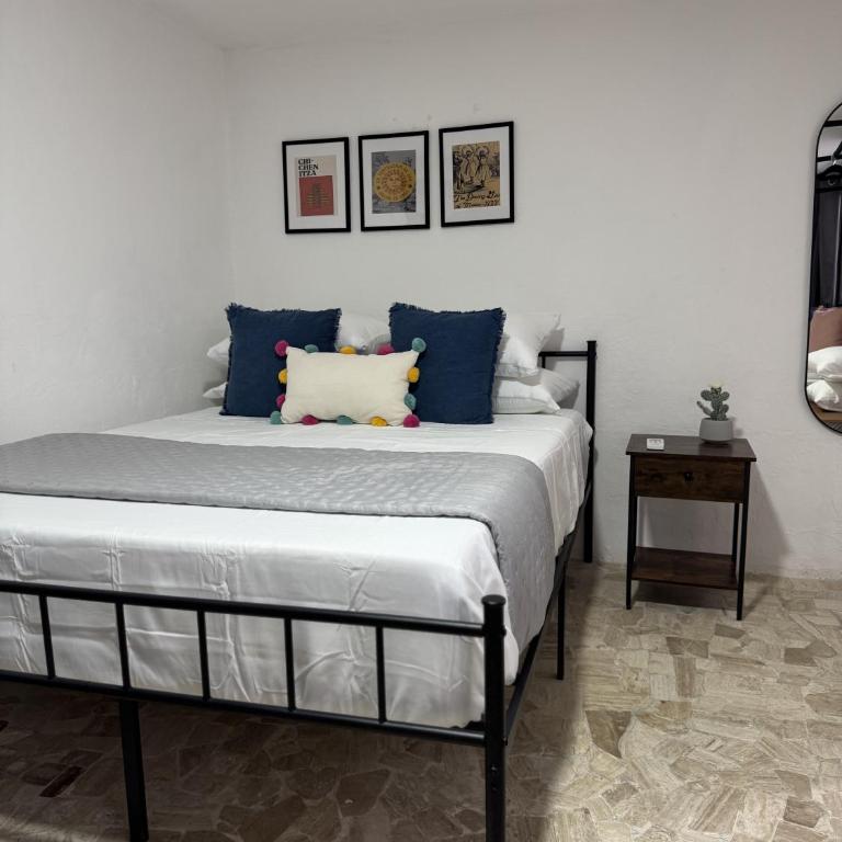 The Boat House Suites - Family Room with Private Bathroom - 1