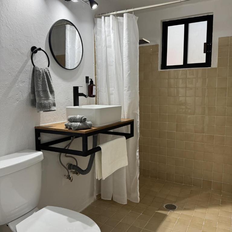 The Boat House Suites - Family Room with Private Bathroom - 3