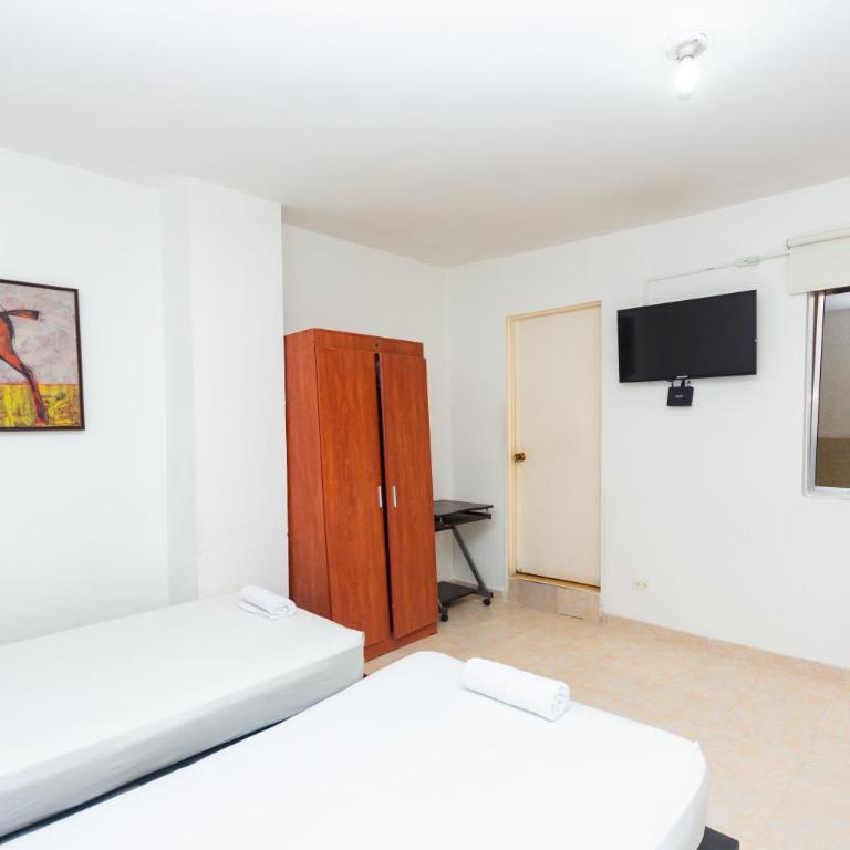 Hotel Villa Real 70 Laureles - Basic Triple Room - 4