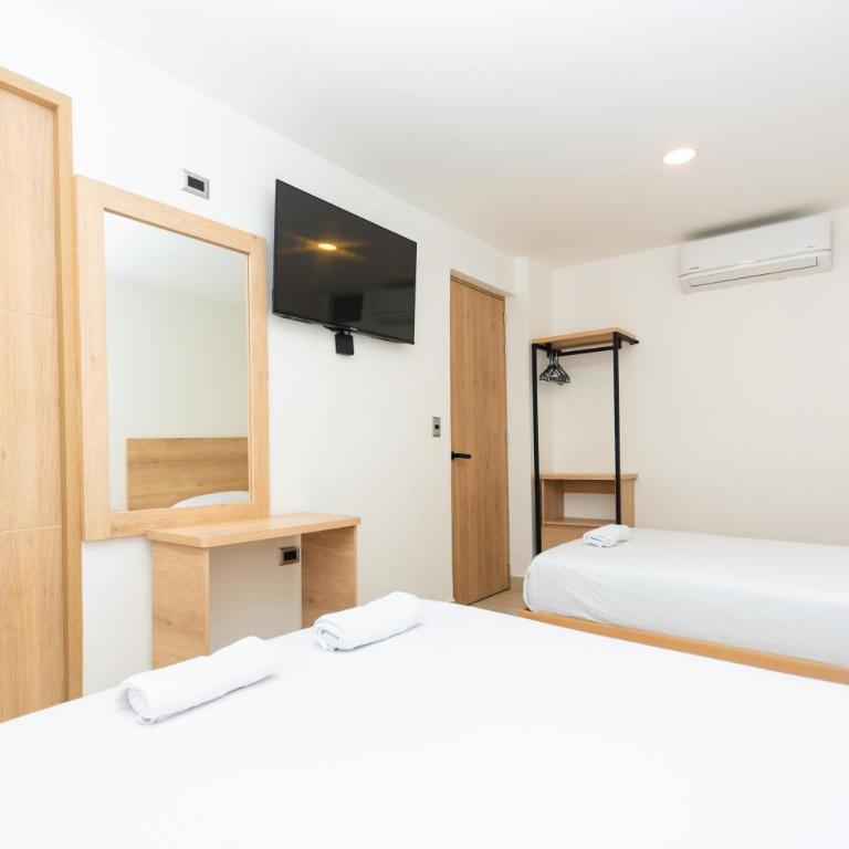 Hotel Villa Real 70 Laureles - Superior Triple Room - 3