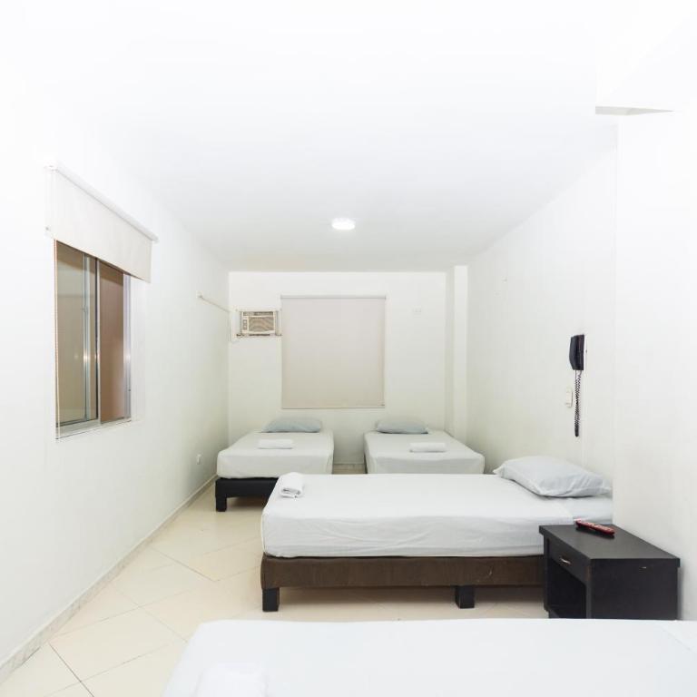 Hotel Villa Real 70 Laureles - Economy Quadruple Room - 6
