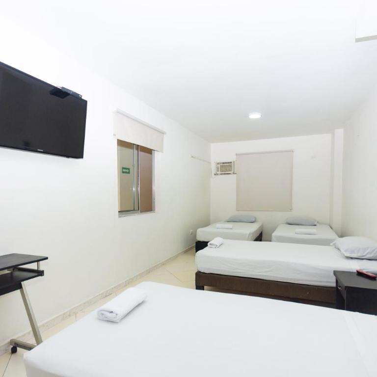 Hotel Villa Real 70 Laureles - Economy Quadruple Room - 4