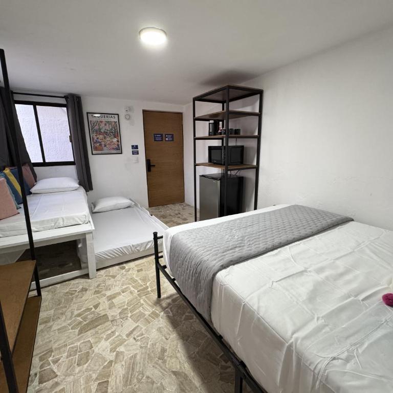 The Boat House Suites - Family Room with Private Bathroom - 8