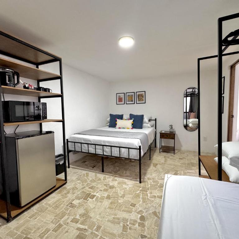 The Boat House Suites - Family Room with Private Bathroom - 9