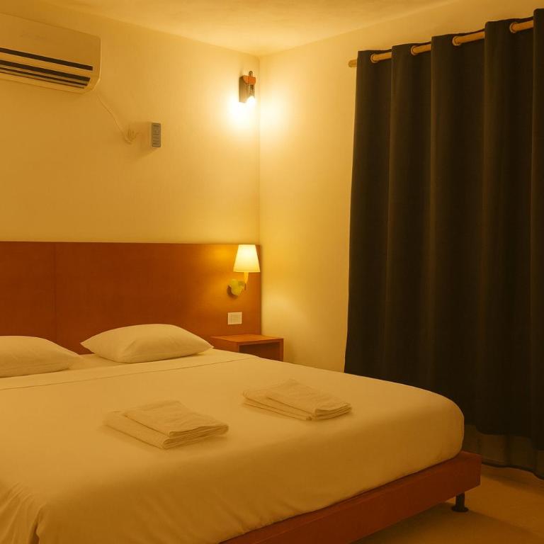 Guest house La Casa del Quetzal - Double Room with Private Bathroom - 1
