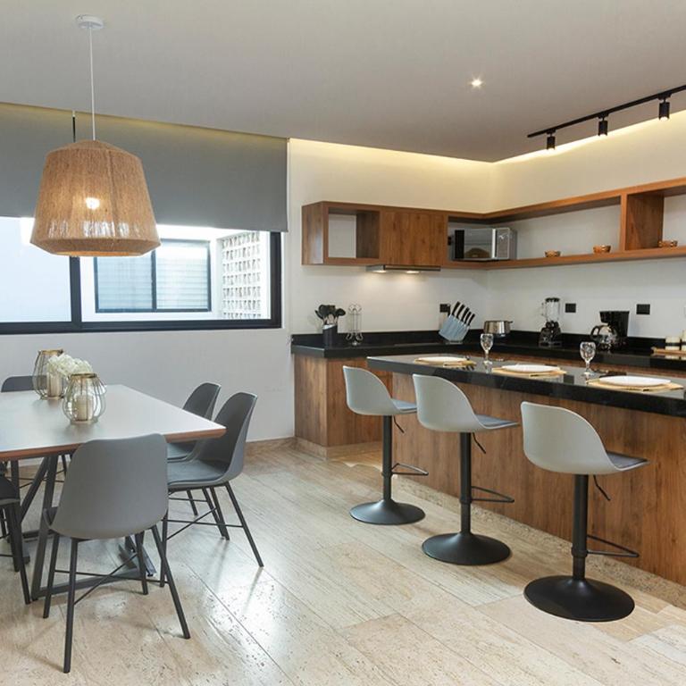 Moderno Depa 2BR con Alberca en Rooftop 5ta Avenida - Two-Bedroom Apartment - 8