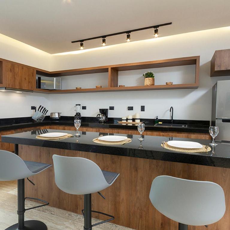 Moderno Depa 2BR con Alberca en Rooftop 5ta Avenida - Two-Bedroom Apartment - 10