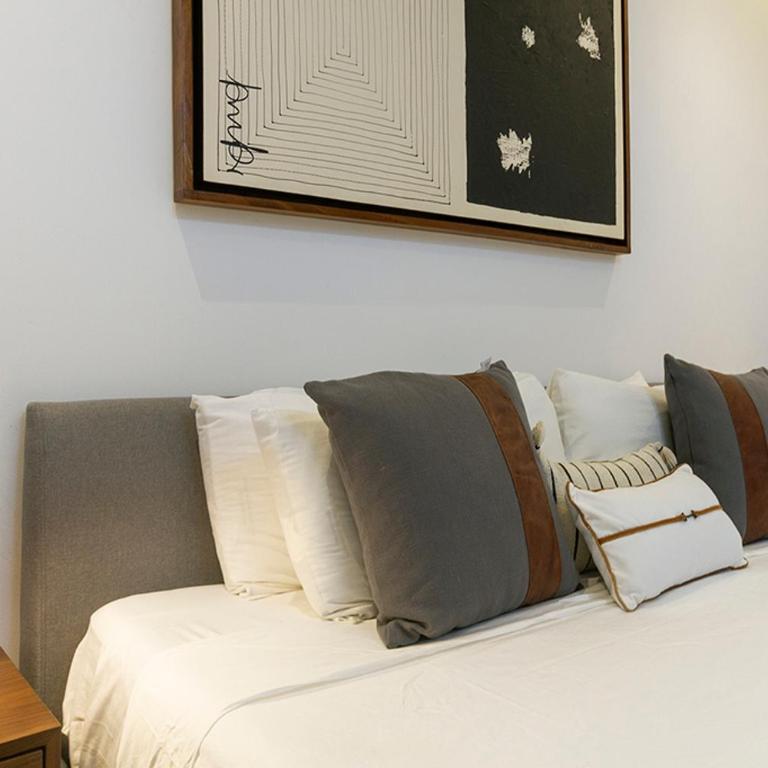 Moderno Depa 2BR con Alberca en Rooftop 5ta Avenida - Two-Bedroom Apartment - 19