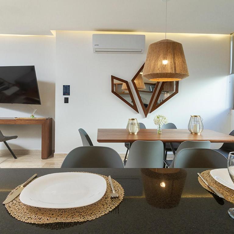 Moderno Depa 2BR con Alberca en Rooftop 5ta Avenida - Two-Bedroom Apartment - 42