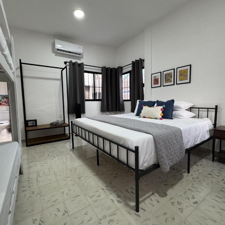 The Boat House Suites - Family Room with Bathroom - 3