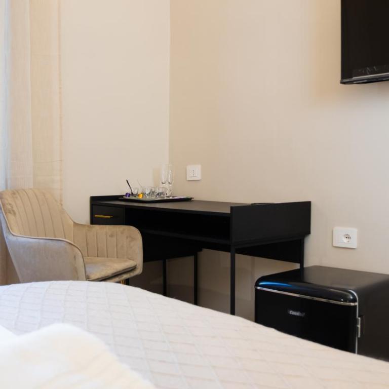 Suites 215 Colosseum - Guesthouse - Camera Matrimoniale Deluxe - 4