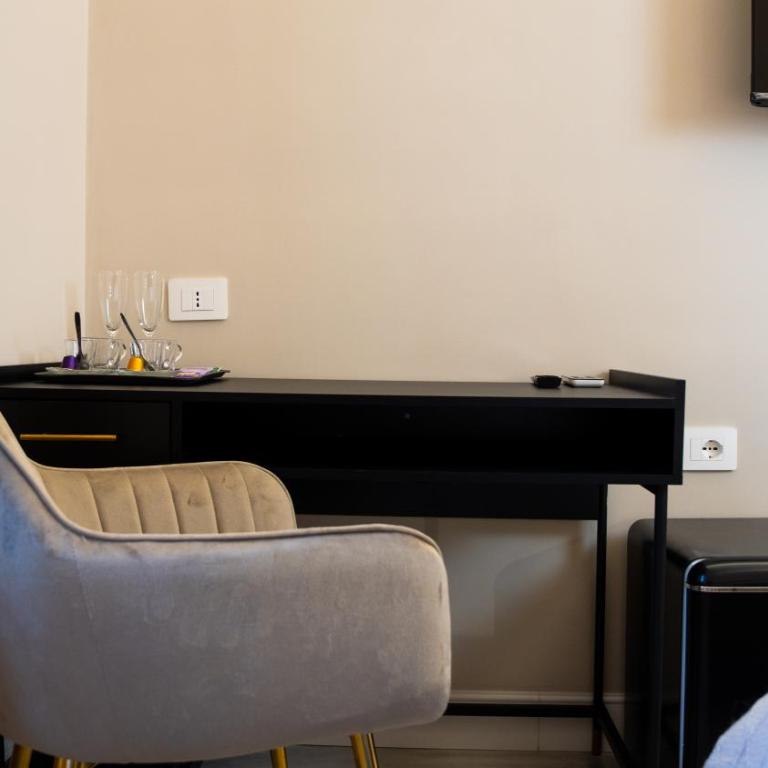 Suites 215 Colosseum - Guesthouse - Camera Matrimoniale Deluxe - 2