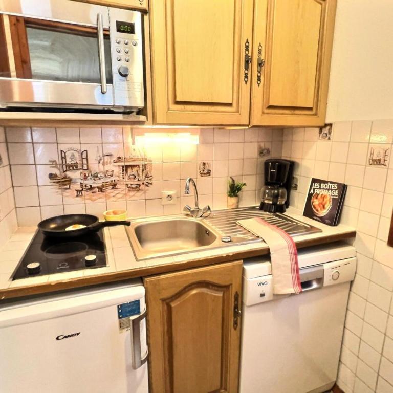 Résidence Les Jardins De Val - Appartement 2 pièces Cabine 6 personnes à Val d'isère à 350m du centre du village et 450m des pistes, place de parking incluse MAE-2664 - Appartement - 4