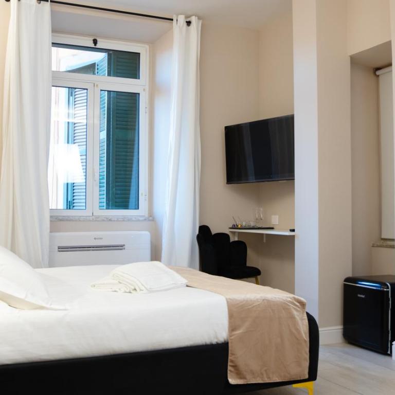 Suites 215 Colosseum - Guesthouse - Camera Matrimoniale Deluxe - 1