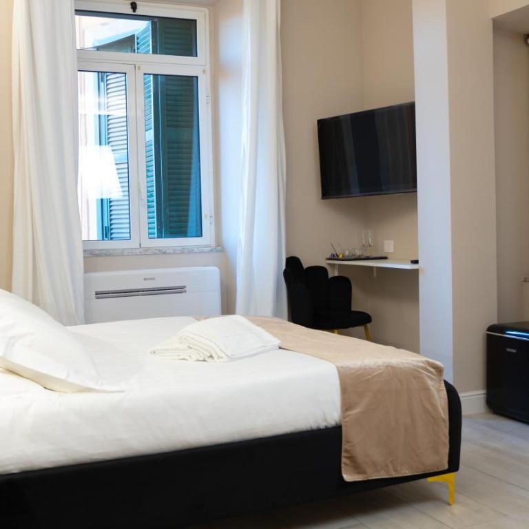 Suites 215 Colosseum - Guesthouse - Camera Matrimoniale Deluxe - 2