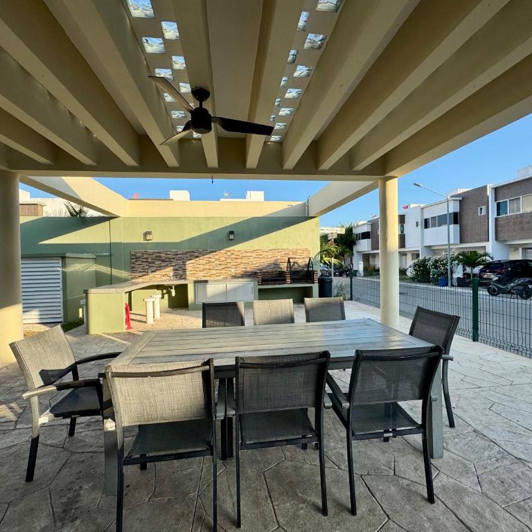 Casa Bella - Three-Bedroom House - 22