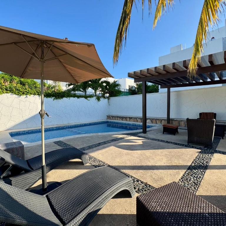 Casa Bella - Three-Bedroom House - 19