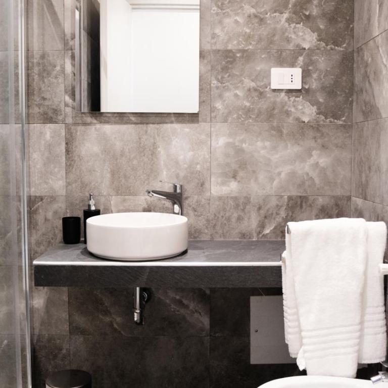 Suites 215 Colosseum - Guesthouse - Camera Matrimoniale Deluxe - 3