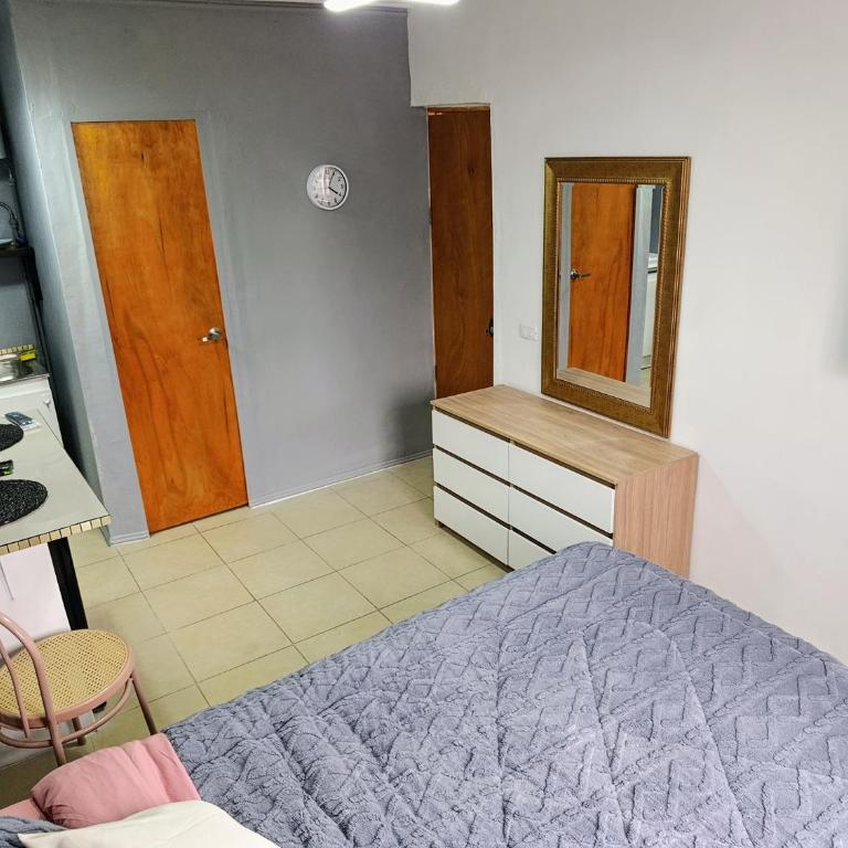 Habitación Studio con baño privado - One-Bedroom Apartment - 6