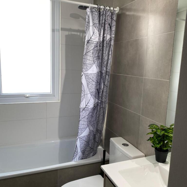 Dpto Económico a 6 min de Plaza Ñuñoa - One-Bedroom Apartment - 2