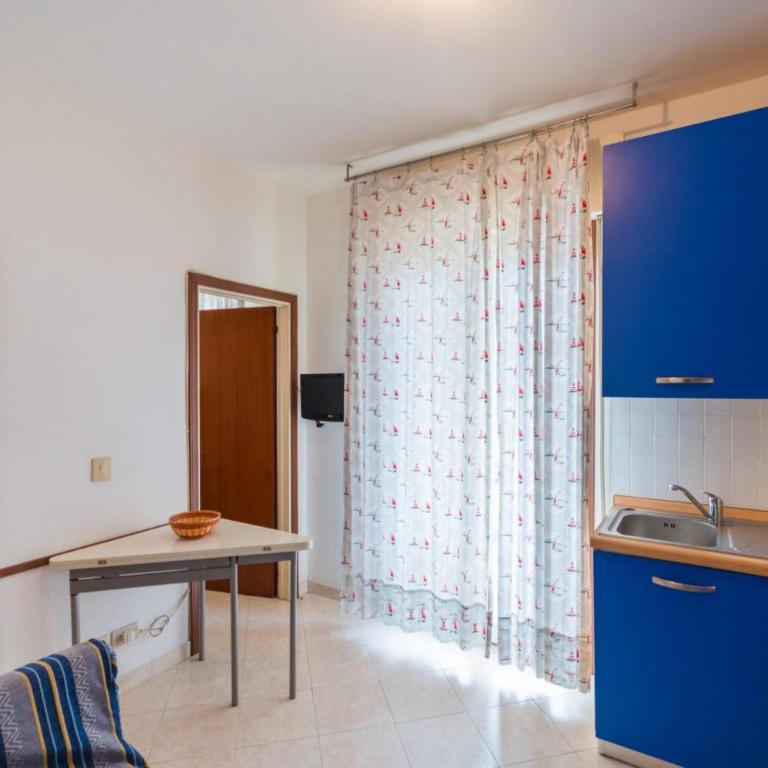 BlueHouse - Appartamento con 2 Camere da Letto e Vista Mare - 3