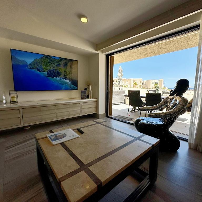 Unit 168- Casa Sangria - OCEANFRONT - Fully Renovated - Apartamento - 1