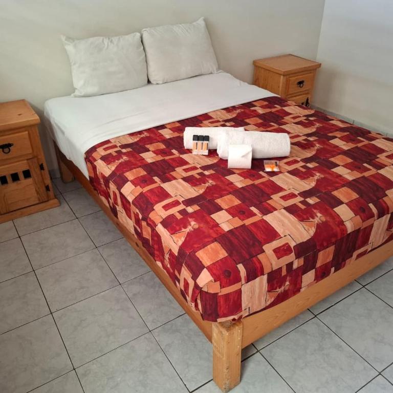Cinco de Mayo Hotel - Budget Double Room - 4