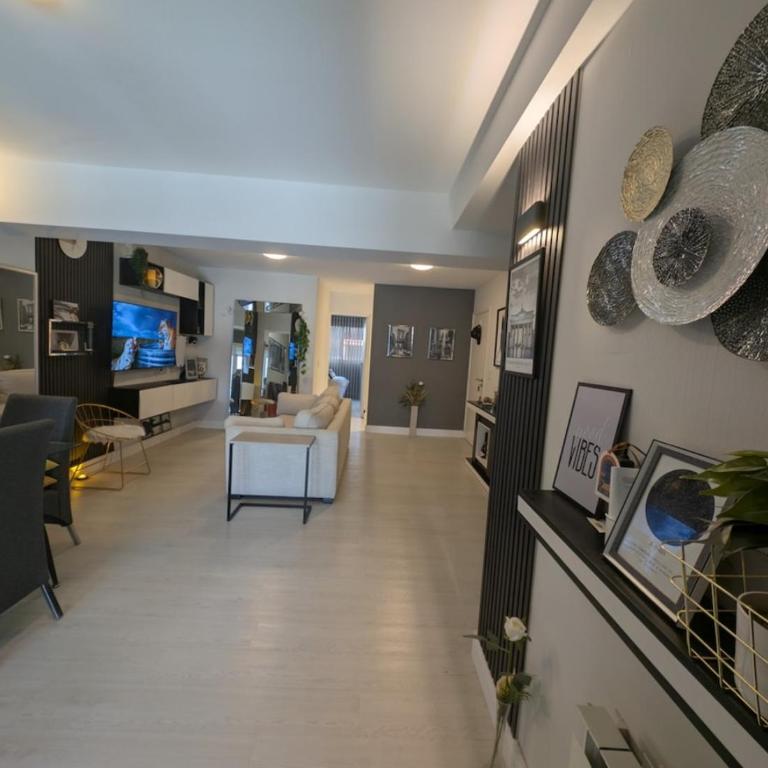 Amplio apartamento con patio y cochera - Apartamento de 1 dormitorio - 13