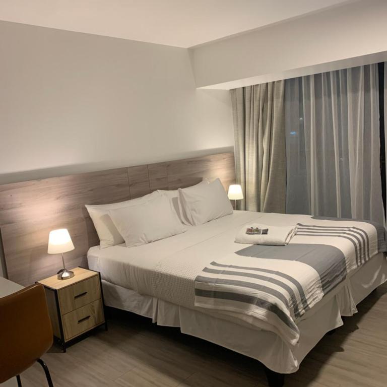 Urban Suites Apart Hotel con Estacionamiento Gratuito - Studio Apartment with King Bed - 8
