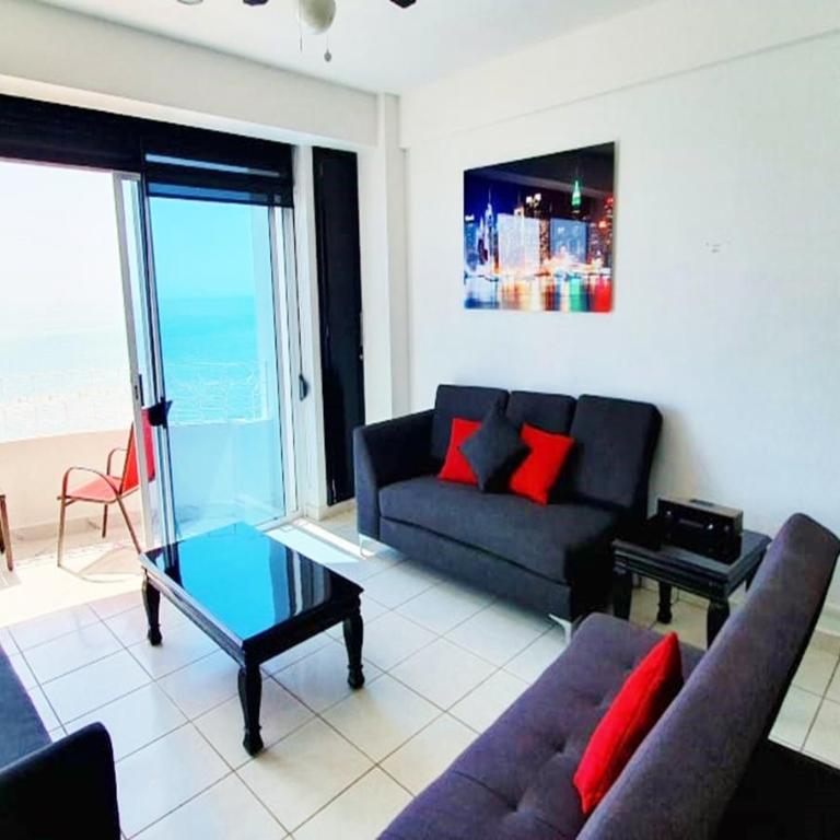 Miramar Depto de Lujo Frente Playa y Malecón - Three-Bedroom Apartment - 4