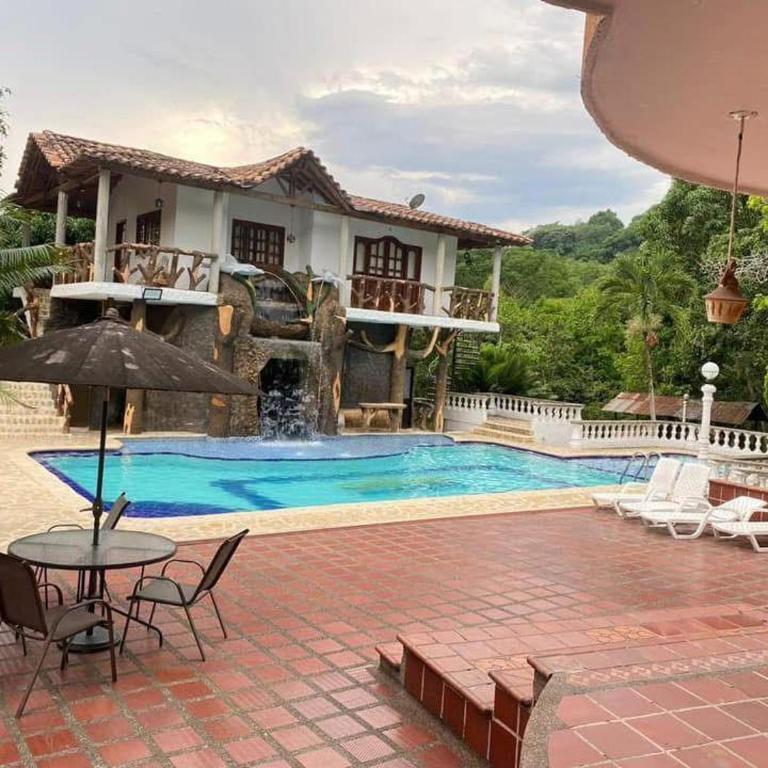 Finca vacacional y de descanso SOPETRAN - Casa de 5 dormitorios - 1