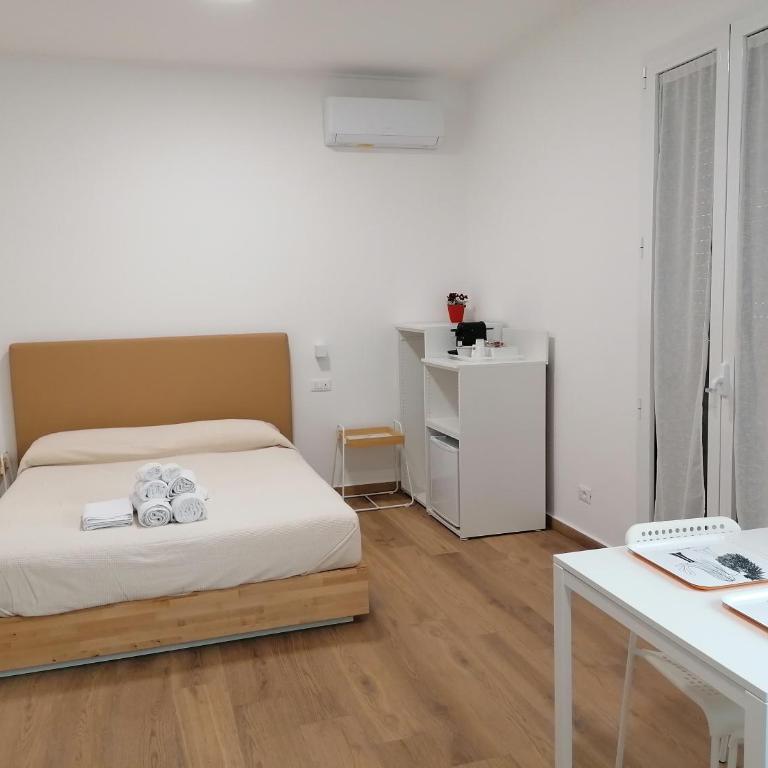 Dell'Ova 98 Rooms - Deluxe Quadruple Room - 1