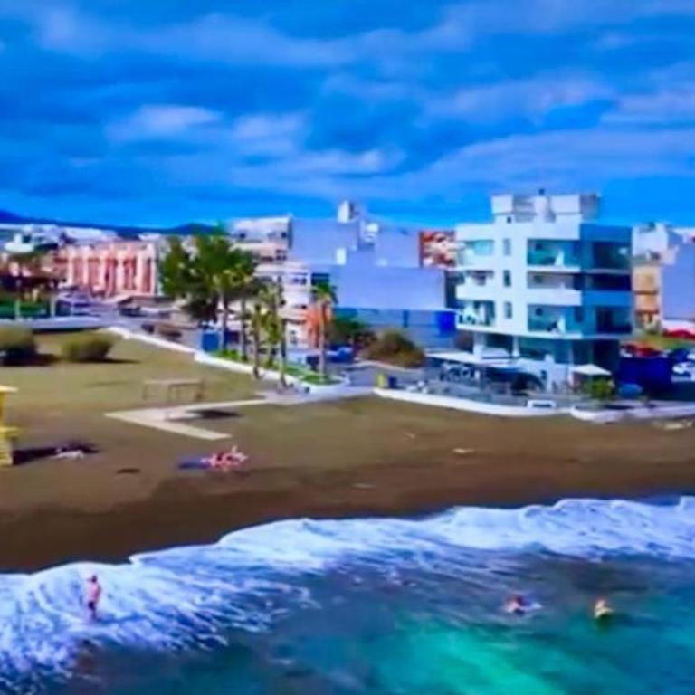 Hermoso Edificio Frente al Mar, a pie de Playa y hermosas vistas - Apartamento de 2 dormitorios - 2